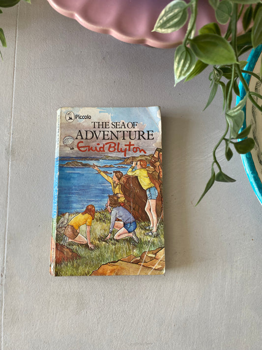 The sea of adventure by; Enid Blyton 1975