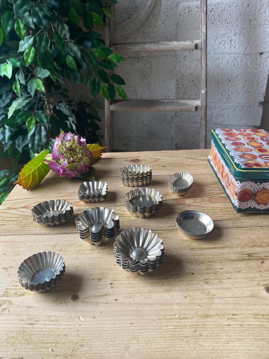 Vintage French tartlet shells