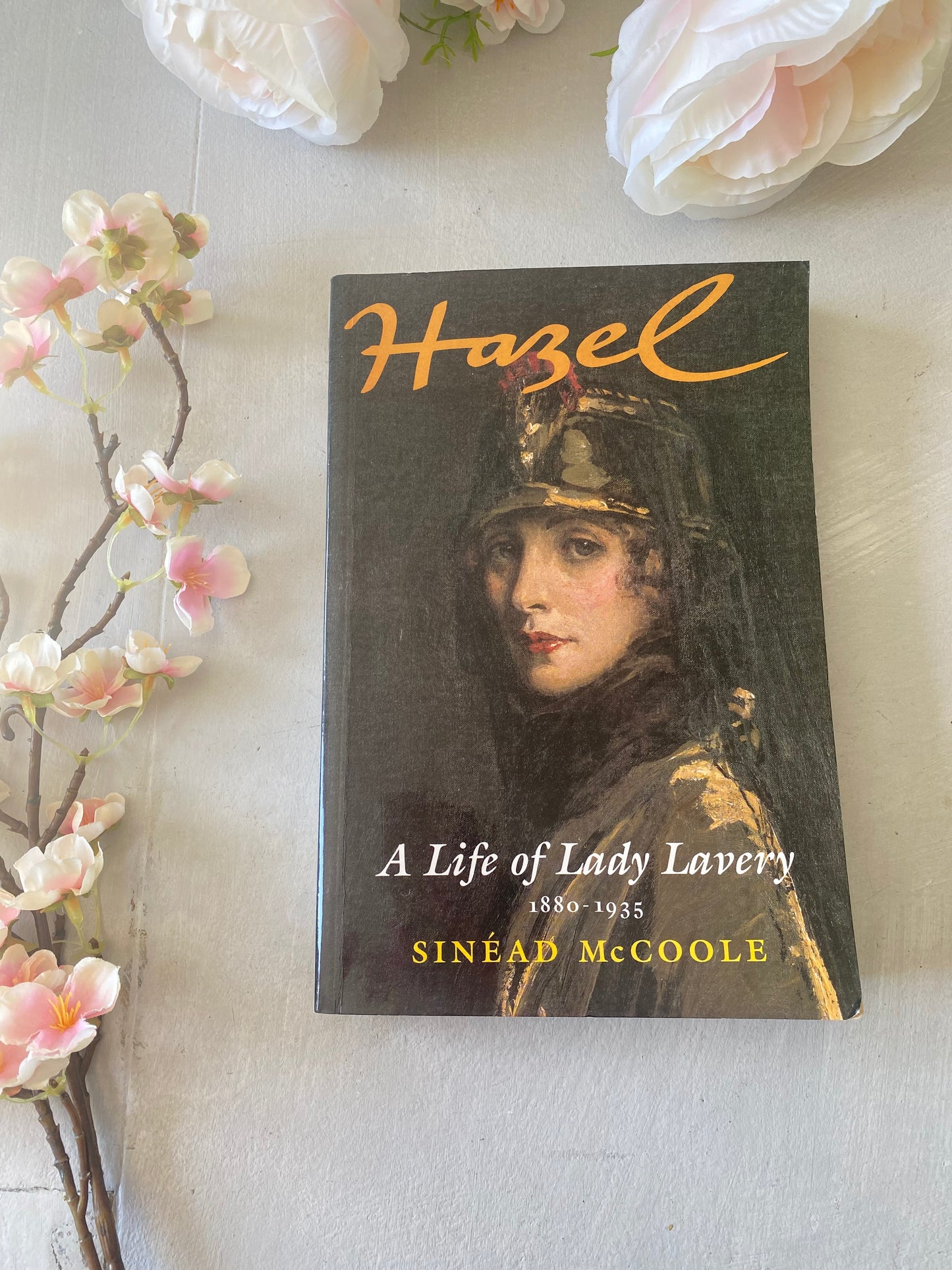 Hazel- a life of Lady Lavery by: Sinéad McCoole