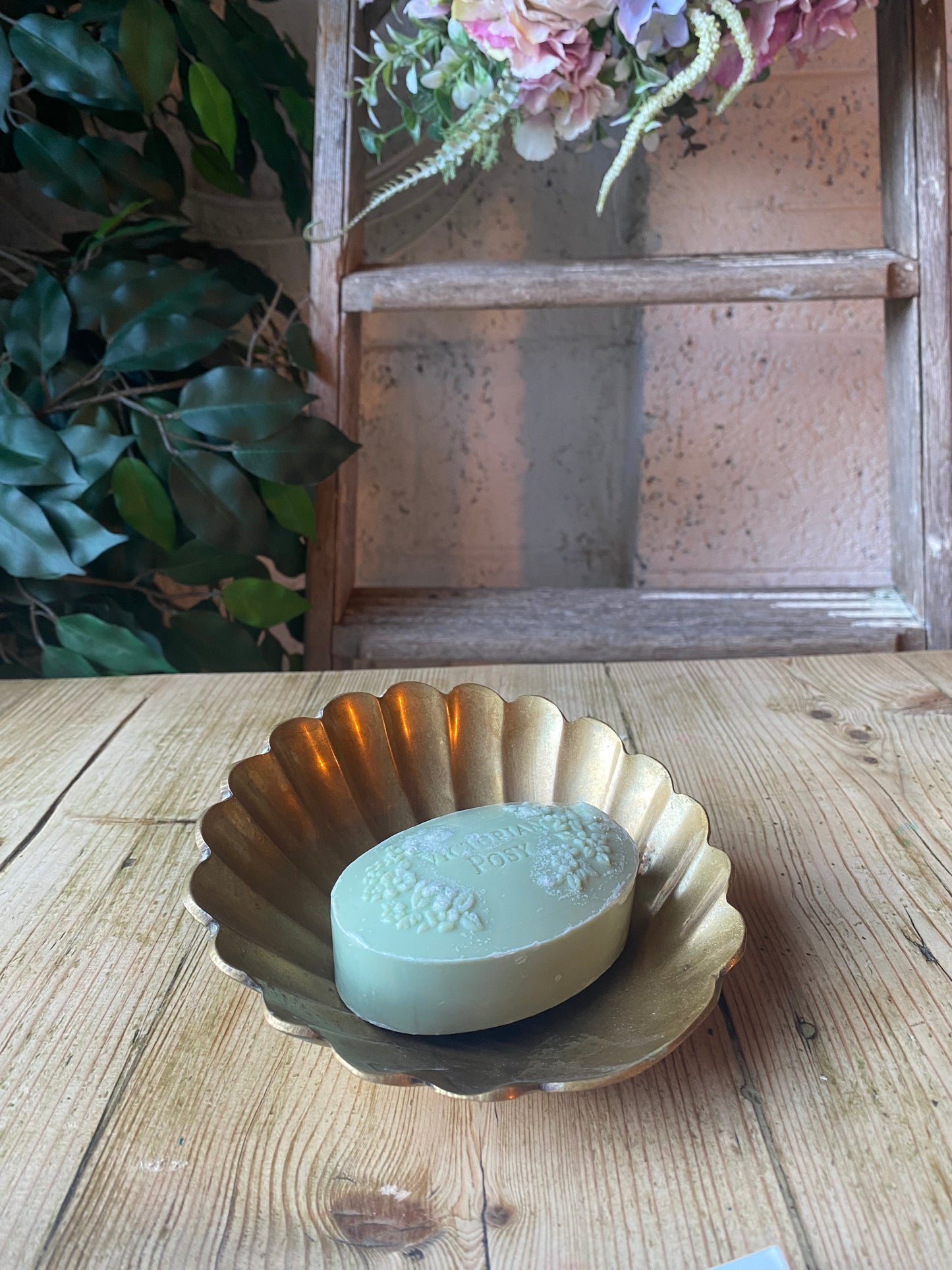 Vintage brass seashell soap dish