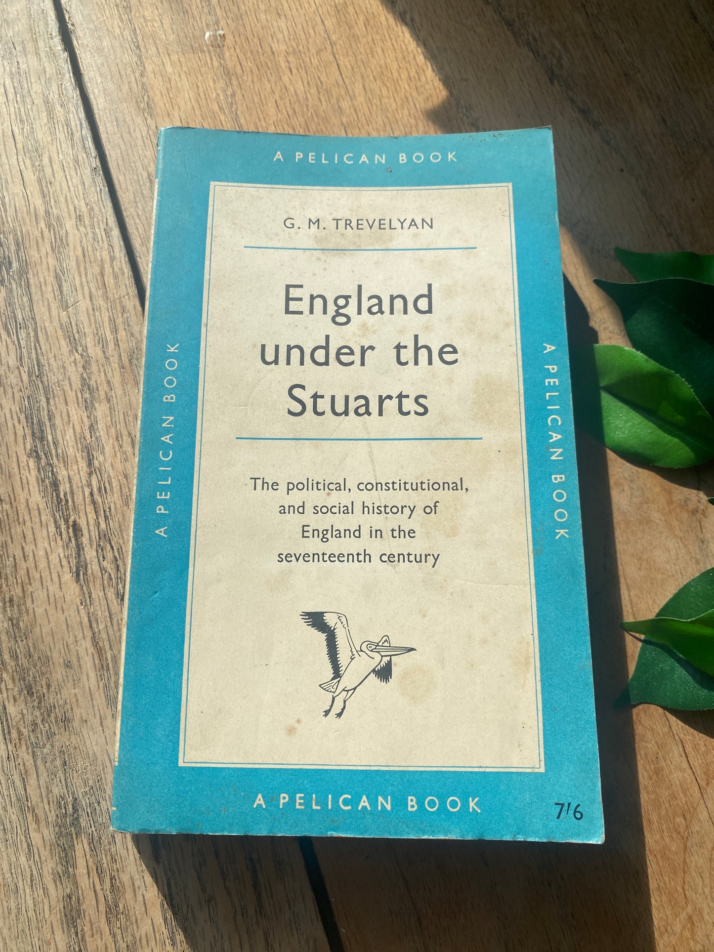 England under the Stuarts - pelican softcover