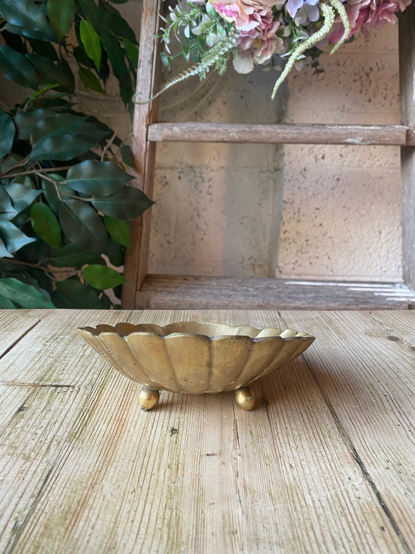 Vintage brass seashell soap dish