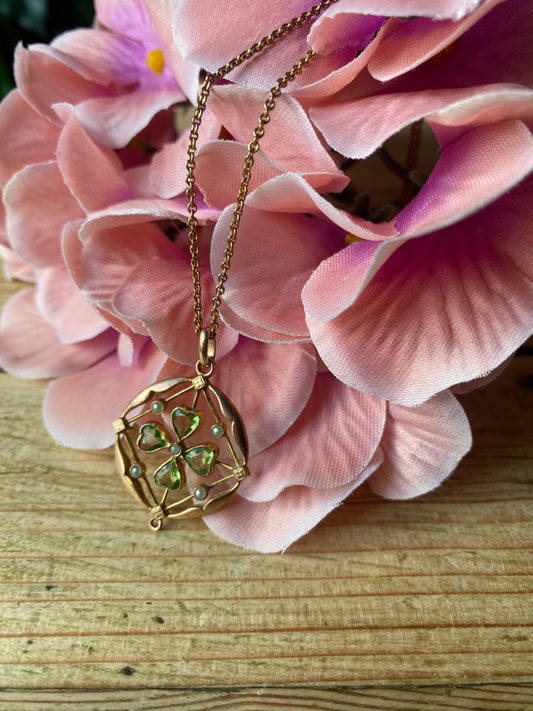 Four leaf clover pendent