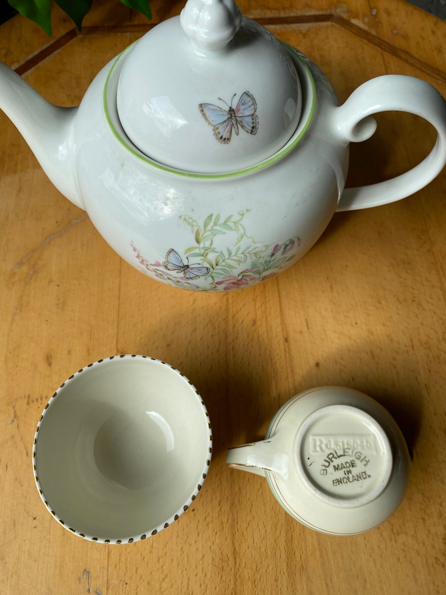 Vintage tea trio