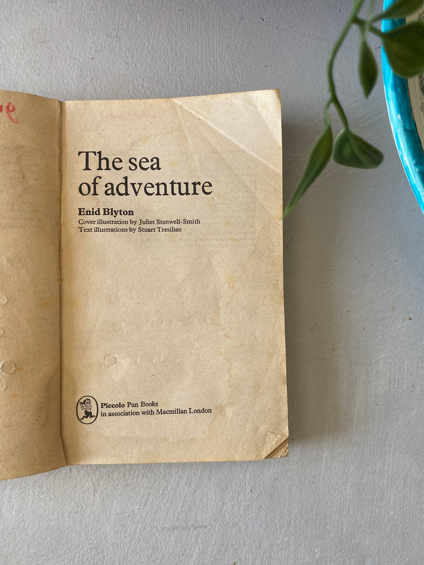 The sea of adventure by; Enid Blyton 1975