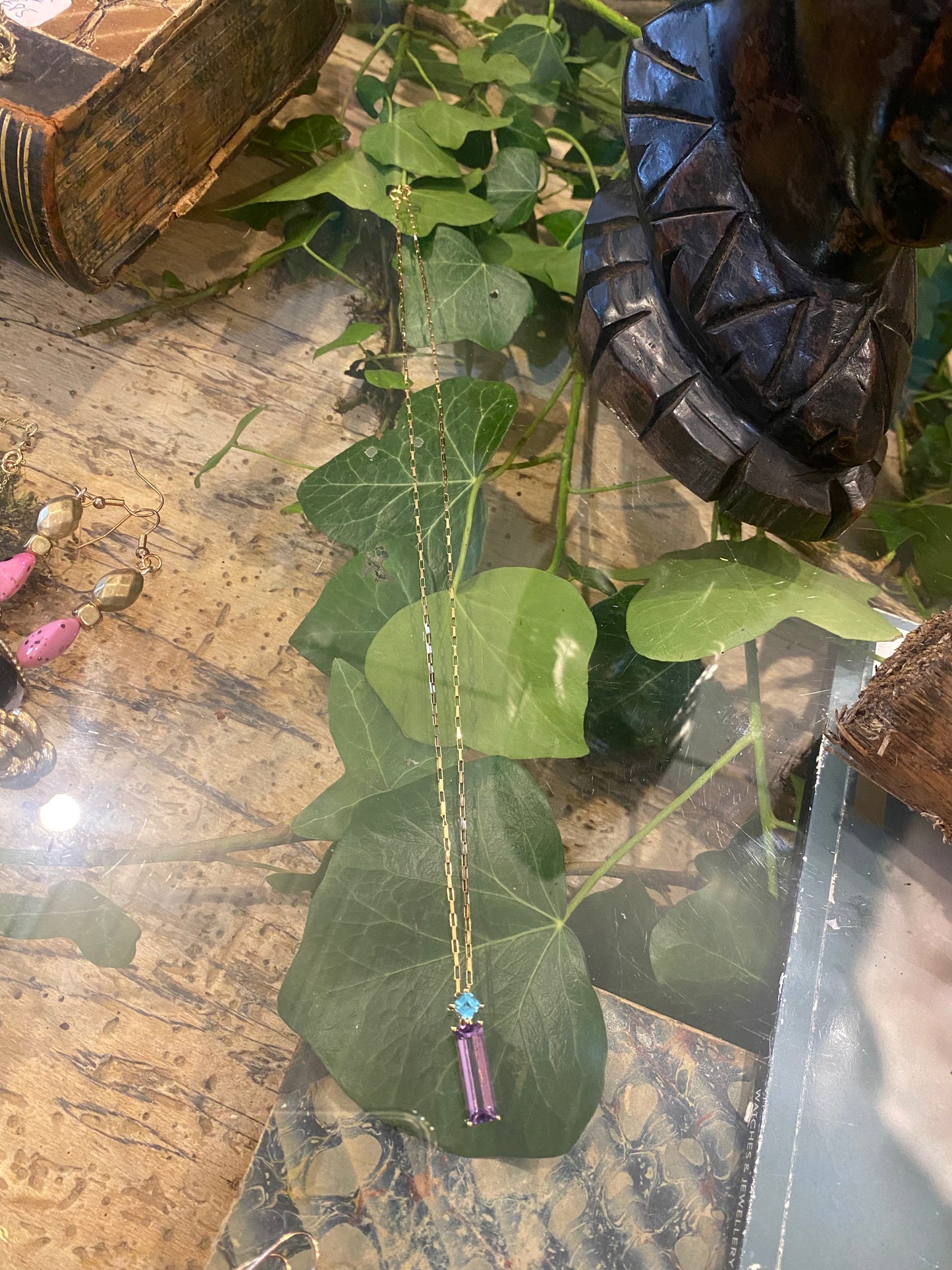 9ct gold vintage amythest & topaz pendant chain