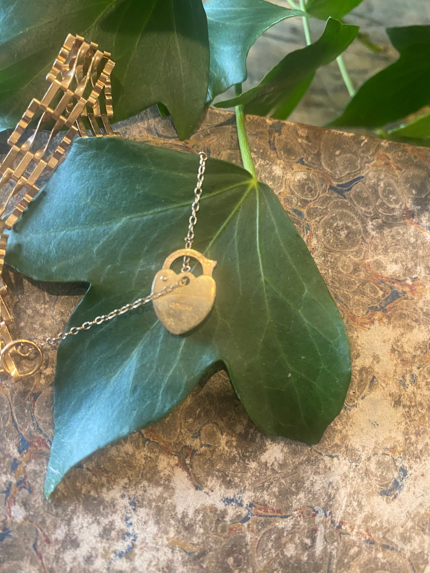 Vintage 9ct Gold Bracelet with Heart Padlock Clasp