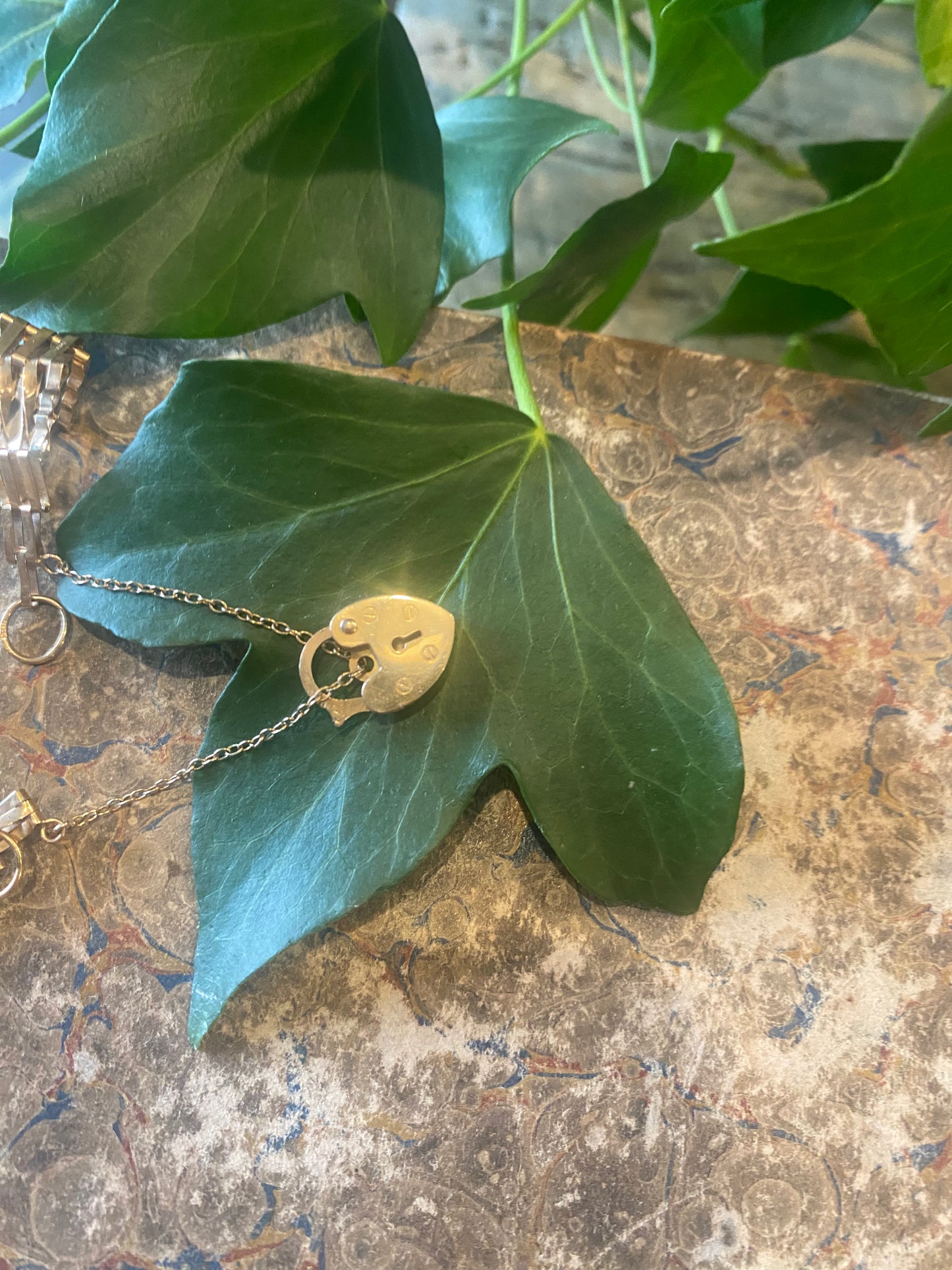 Vintage 9ct Gold Bracelet with Heart Padlock Clasp