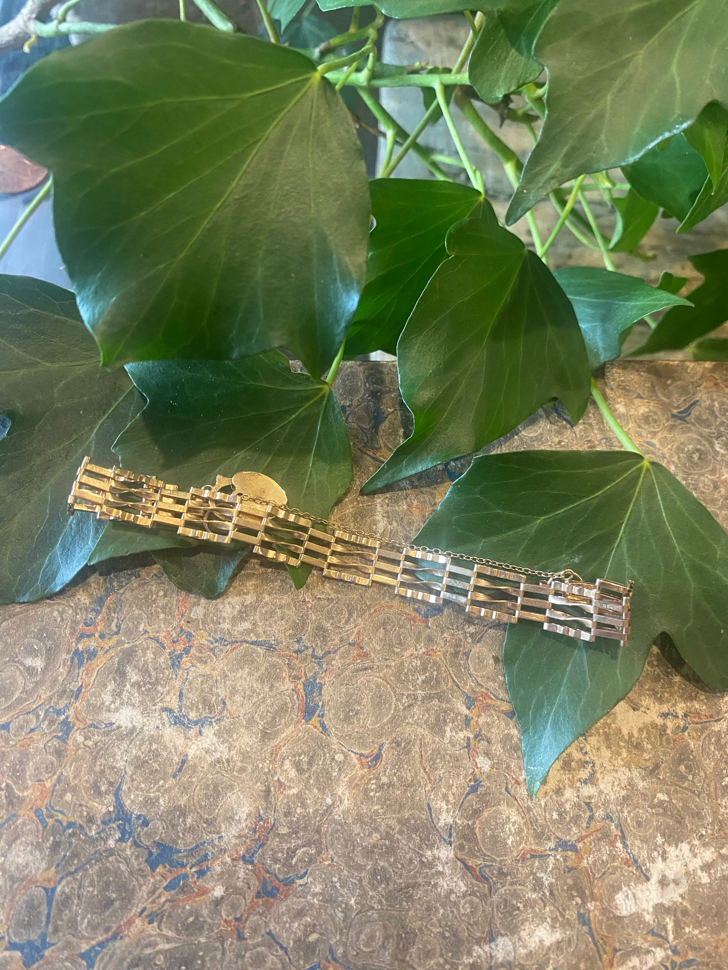 Vintage 9ct Gold Bracelet with Heart Padlock Clasp