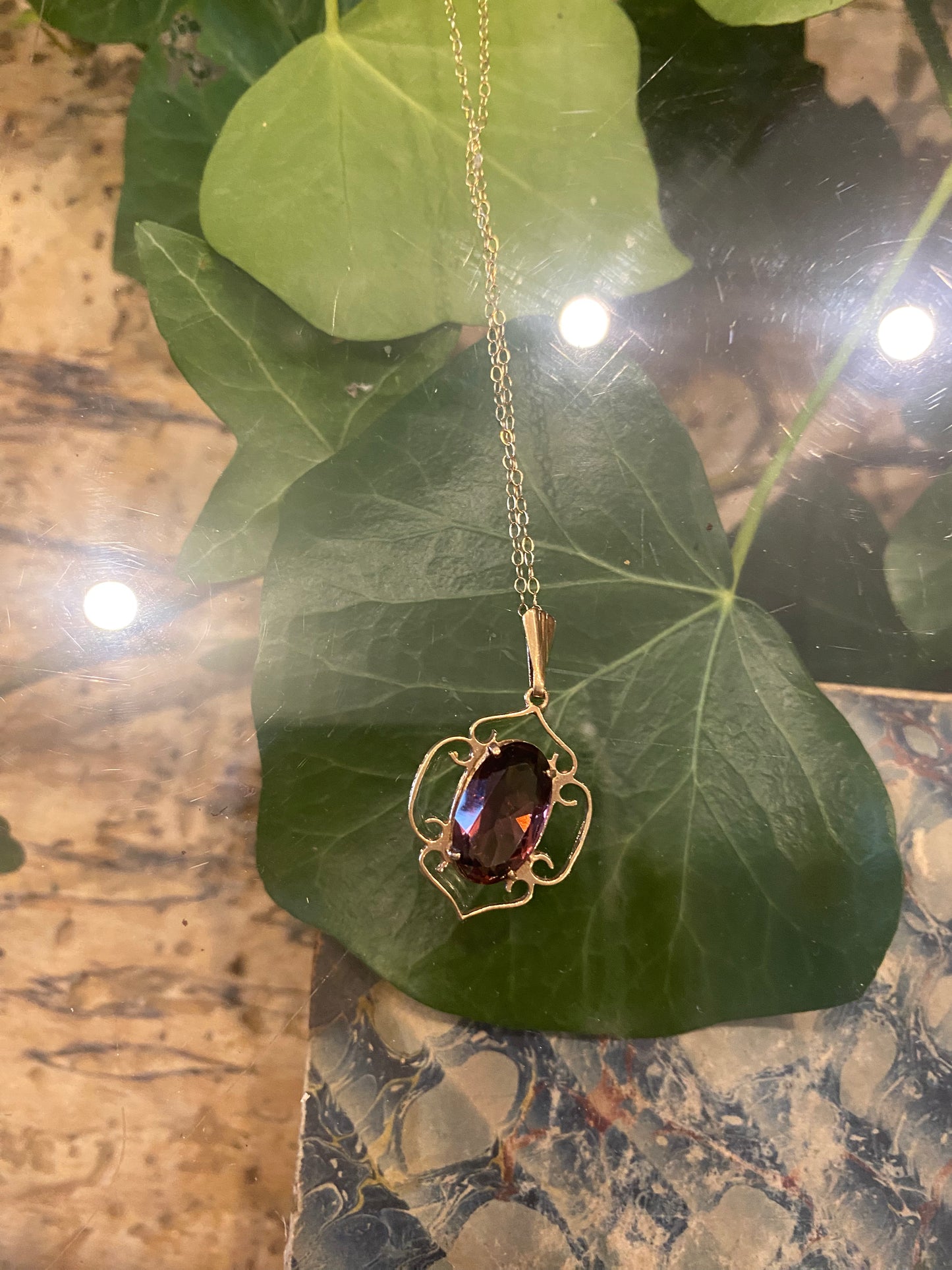 9ct gold chain & garnet stone pendant