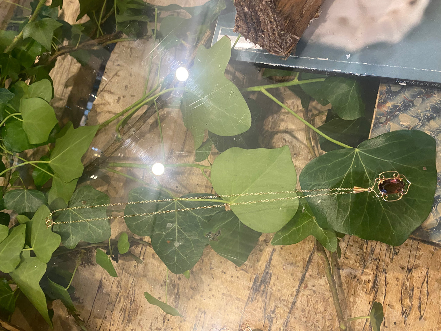 9ct gold chain & garnet stone pendant