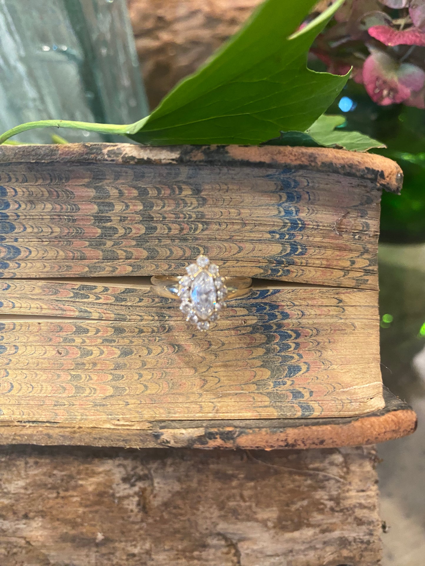 14ct gold vintage marquise ring with CZ stones