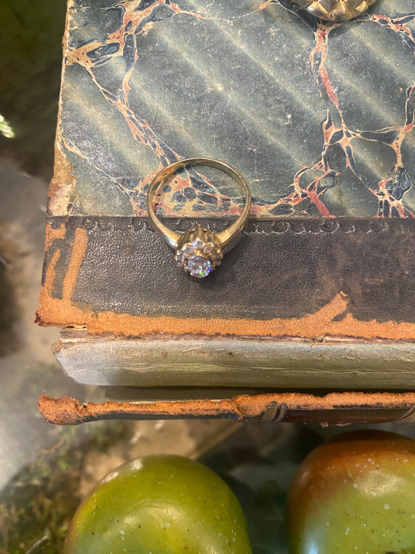 14ct gold vintage marquise ring with CZ stones