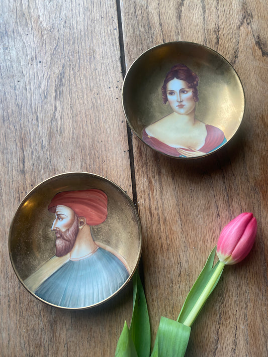 Italian pottery wall plates/ trinket dishes - hand painted